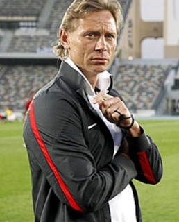 Валерий Карпин