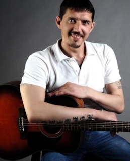 Певец Аркадий Кобяков