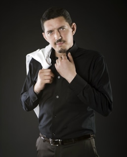 Певец Аркадий Кобяков