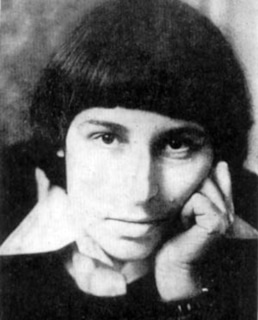 Юнна Мориц  в молодости