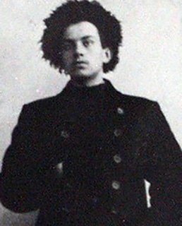 Владимир Маяковский в молодости