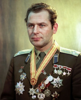 Герман Титов в молодости