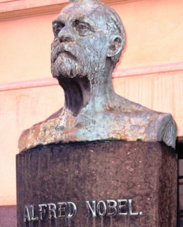 Бюст ​Альфреда Нобеля