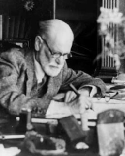Зигмунд Фрейд за работой