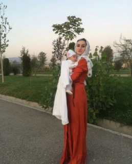 Фарзонаи Хуршед с сыном