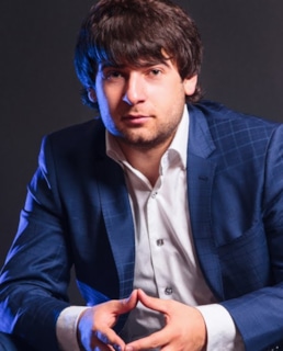 ​Азамат Биштов