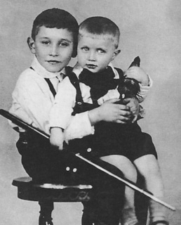 Михаил Светин в детстве