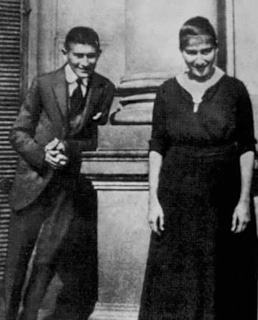 Франц Кафка с мамой