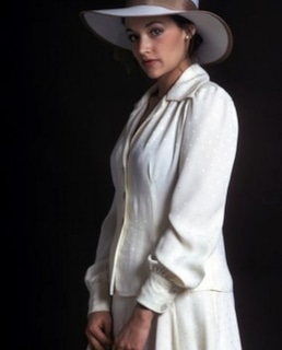 Оливия Хасси