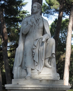 Памятник Джорджу Байрону в Италии