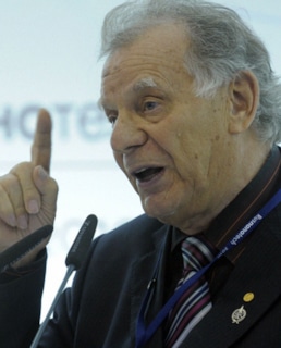 Жорес Алферов