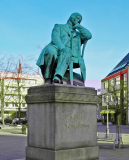 Памятник Роберту Шуману