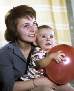 Людмила Крылова и сын Антон Табаков