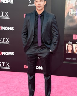 Джей Эрнандес