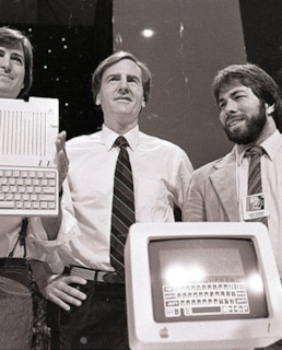 Стив Джобс, Джон Скалли и Стив Возняк