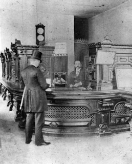 О. Генри работает в банке