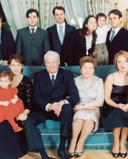 Наина Ельцина с семьей