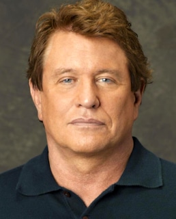 Том Беренджер