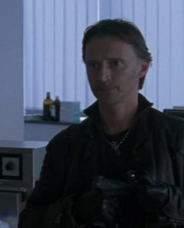 Роберт Карлайл в сериале «Последний враг»