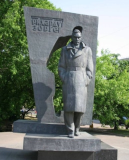 Памятник Рихарду Зорге в Москве