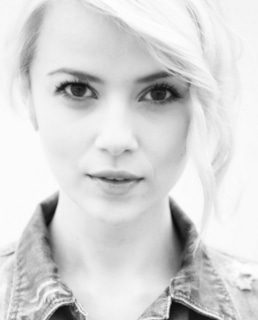 Мика Ньютон