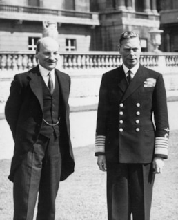 Георг VI и премьер-министр Клемент Эттли