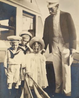 Георг V с детьми