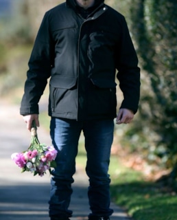 Актер Джон Бернтал