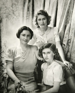 Принцесса Маргарет с сестрой и мамой