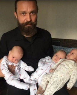 Дмитрий Авдеенко с дочерьми