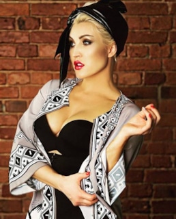 Певица Саша (Саша Градива)