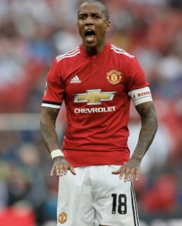 Футболист Эшли Янг