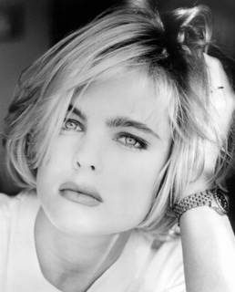 Эрика Элениак