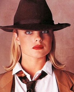 Эрика Элениак