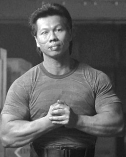 Актер Боло Йен