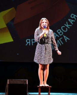 Анфиса Шустова на сцене