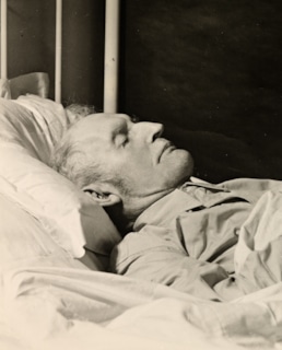 Эдвард Мунк на смертном одре