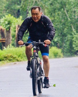 Шолбан Кара-оол на велосипеде