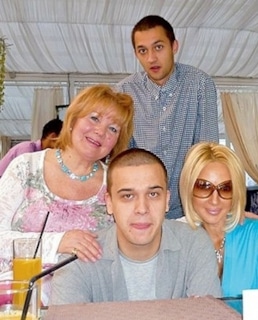 Жан Ленюк с семьей