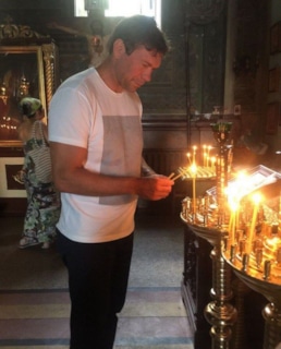 Олег Царев в церкви