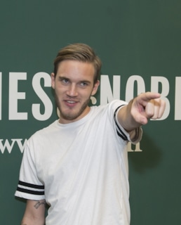 PewDiePie (ПьюДиПай)