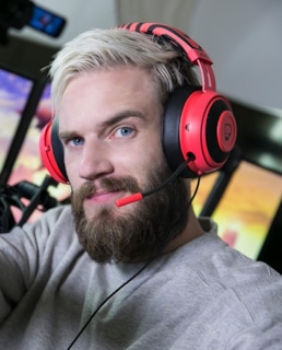 PewDiePie (ПьюДиПай)