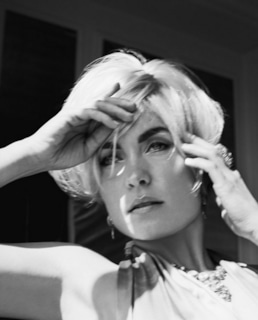 Жасырын камера ит стилі Жетілген ананың анальді фотосы