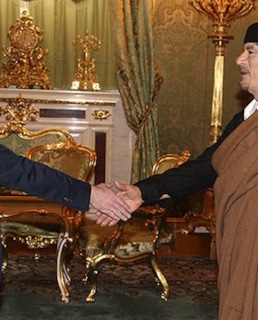 Муаммар Каддафи и Дмитрий Медведев