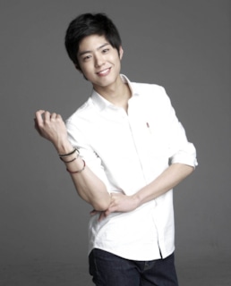 Пак Бо Гом в юности