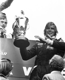 Автогонщик Джеймс Хант