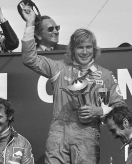 Автогонщик Джеймс Хант