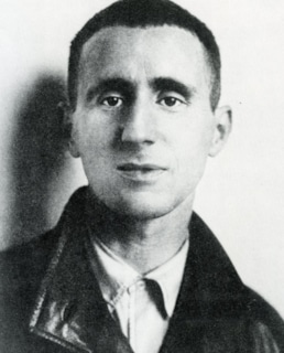 Бертольд Брехт в молодости