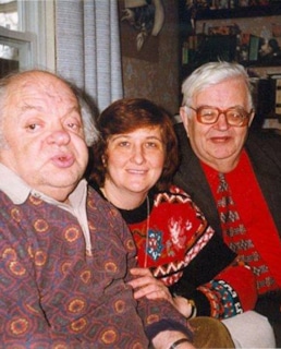 Наум Коржавин и Валентин Берестов с дочерью Мариной