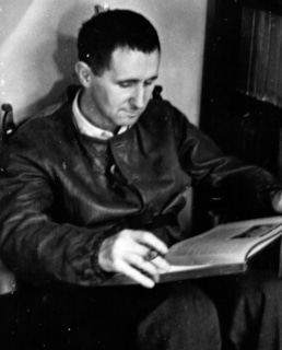 Писатель Бертольд Брехт